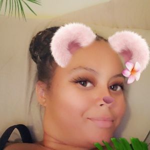 Meet your Posher, Debora